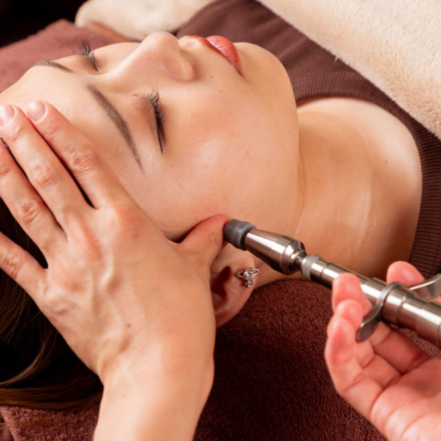 【小顔集中】美容矯正&お顔コルギ / 60分